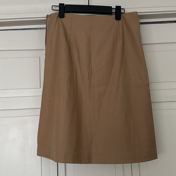Tan Pleated skirt from Banana Republic - Picture 3 of 4
